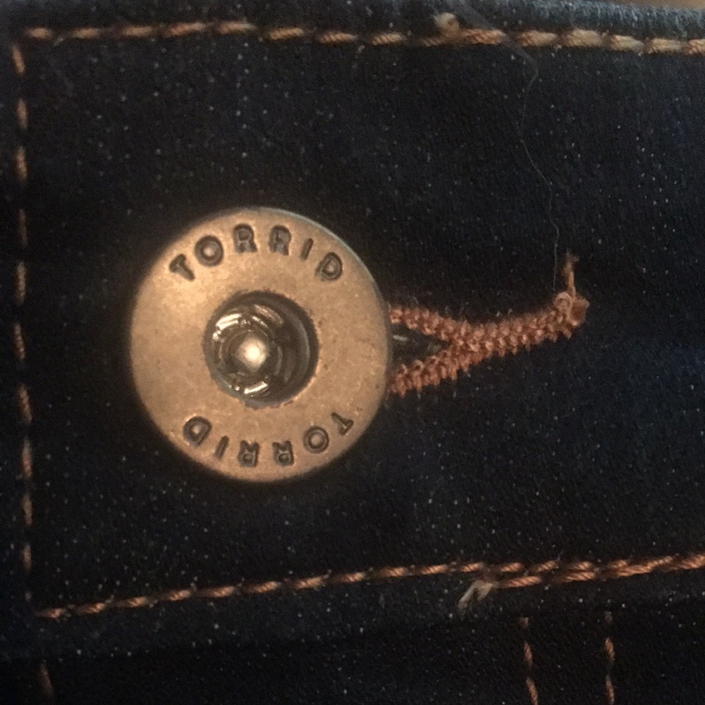 NWT Torrid Slim Bootcut Mid Rise Stretch Jean, size 10 S - Picture 11 of 13